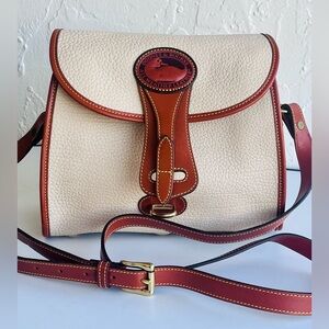 VINTAGE DOONEY AND BOURKE  BEIGE/CREAM ESSEX AWL SHOULDER CROSSBODY BAG TAN TRIM